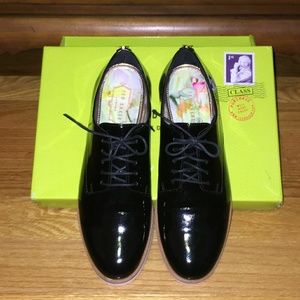OFFERS🌿Patent leather black oxfords